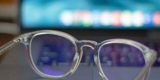 Por qué usar gafas con filtro azul